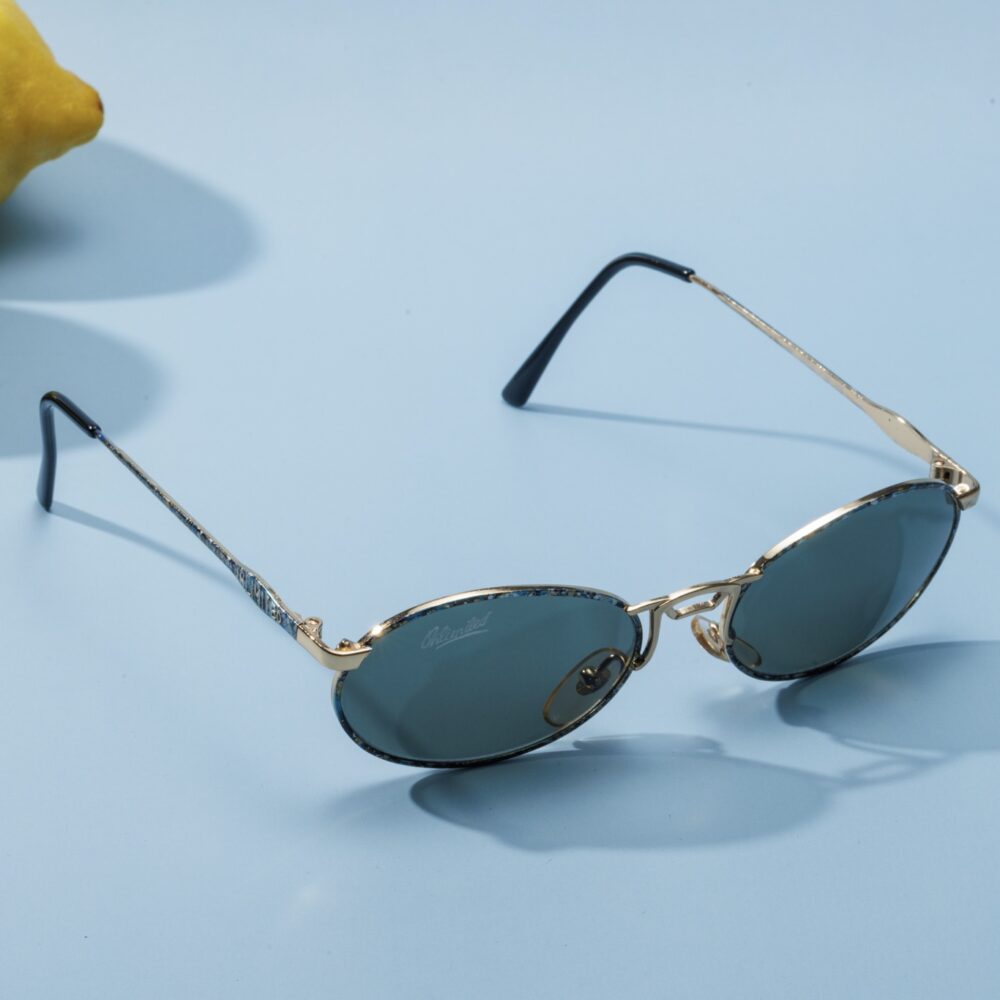 Lunettes de soleil vintages JAGUAR des années 70, forme papillon. La monture est en acétate écaillé marron, avec des verres bruns fantastiques.